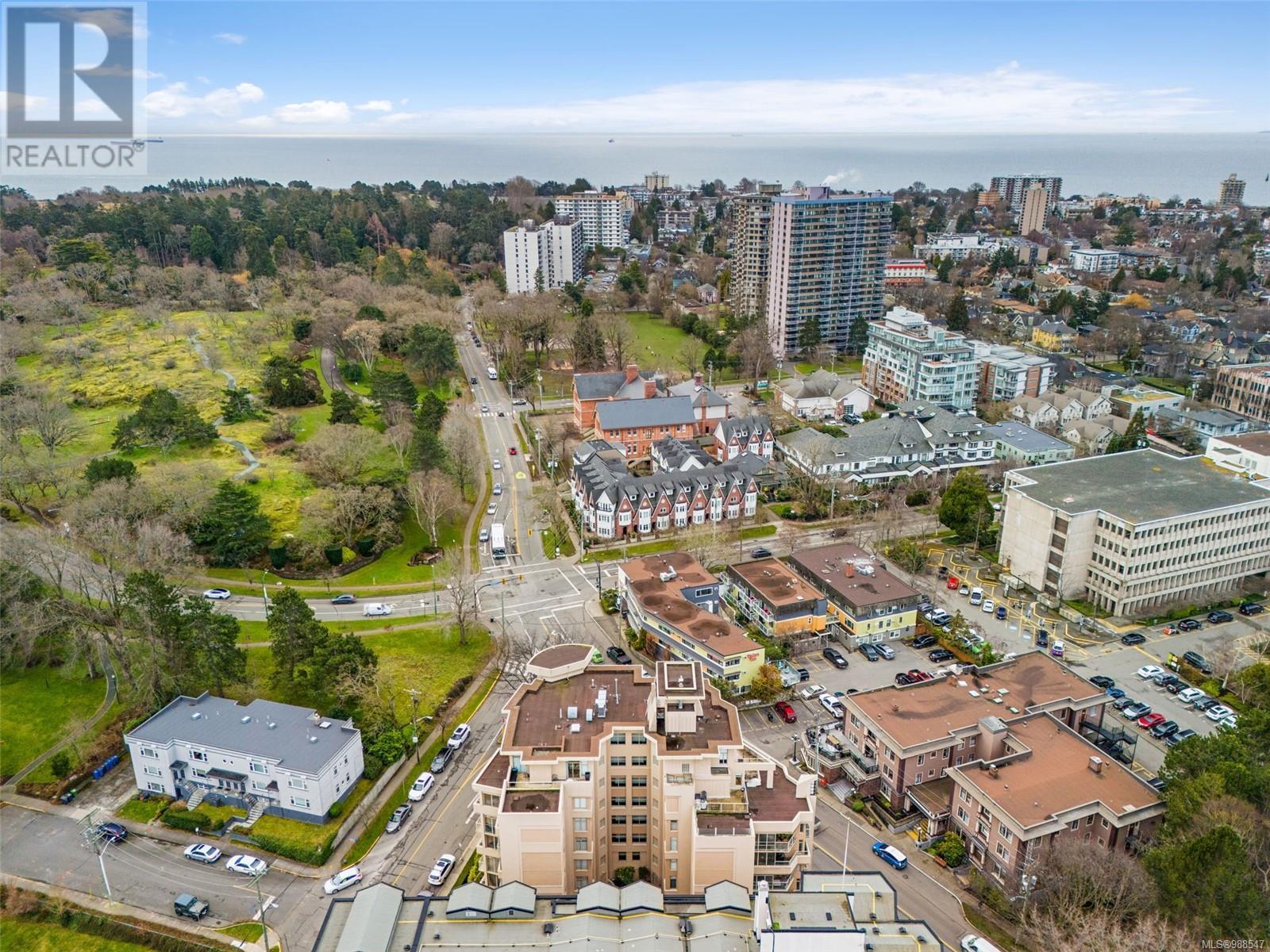 304 605 Douglas St, Victoria
