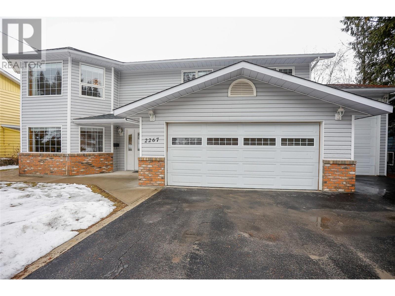 2267 11th Avenue, Castlegar