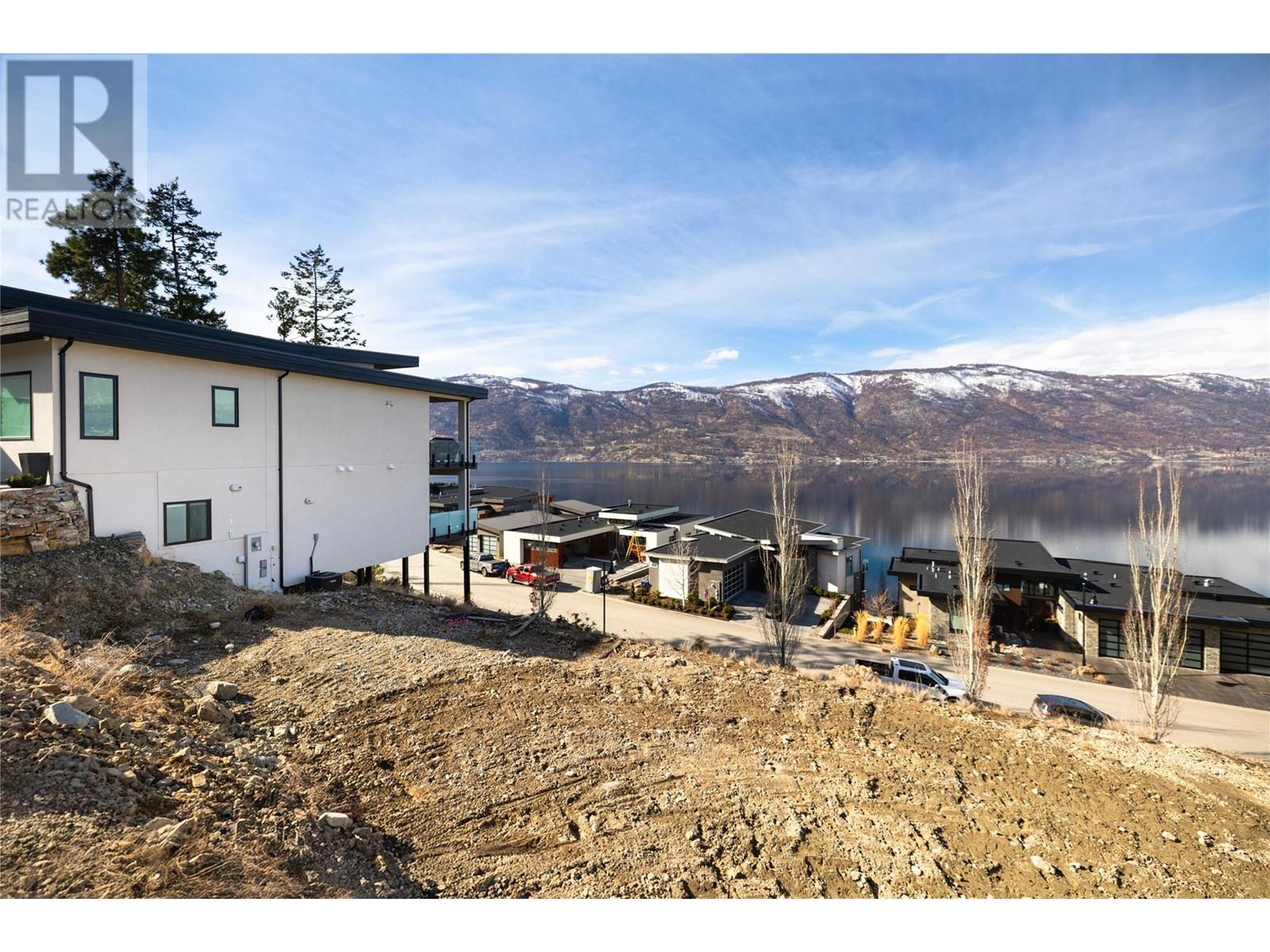 3356 Black Pine Lane, Kelowna