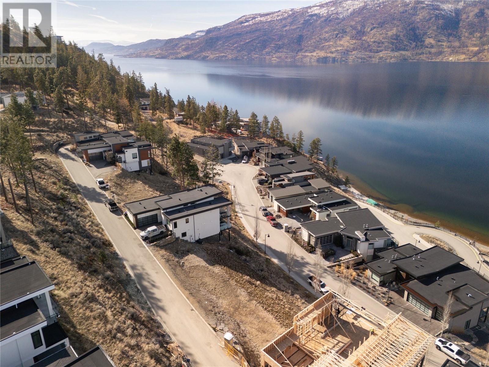 3356 Black Pine Lane, Kelowna