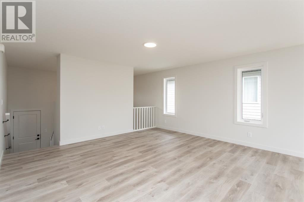 643 Robinson Avenue, Penhold