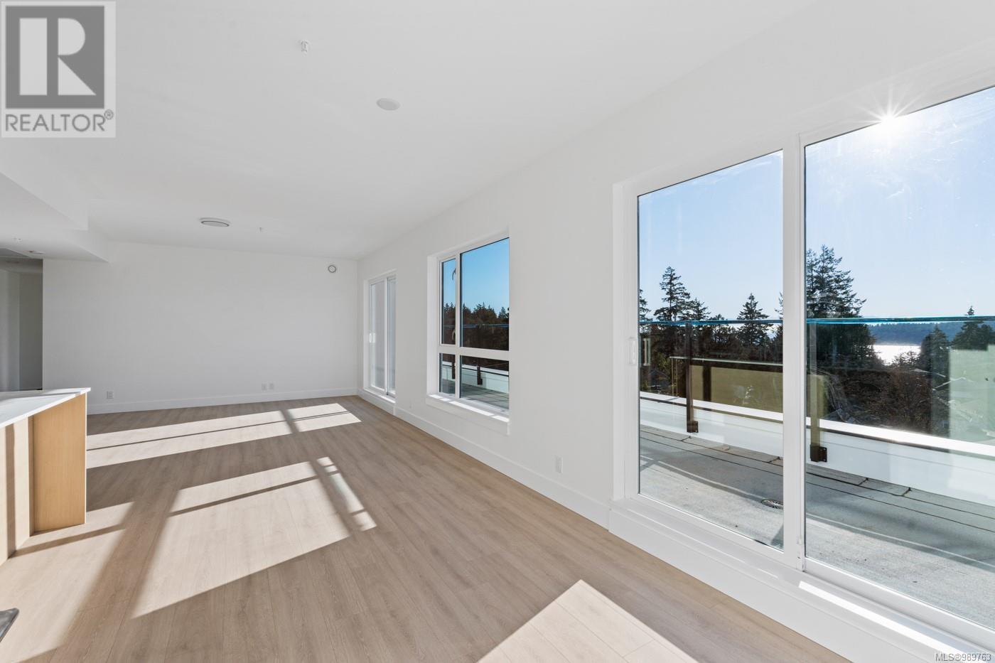 302 258 Helmcken Rd, View Royal