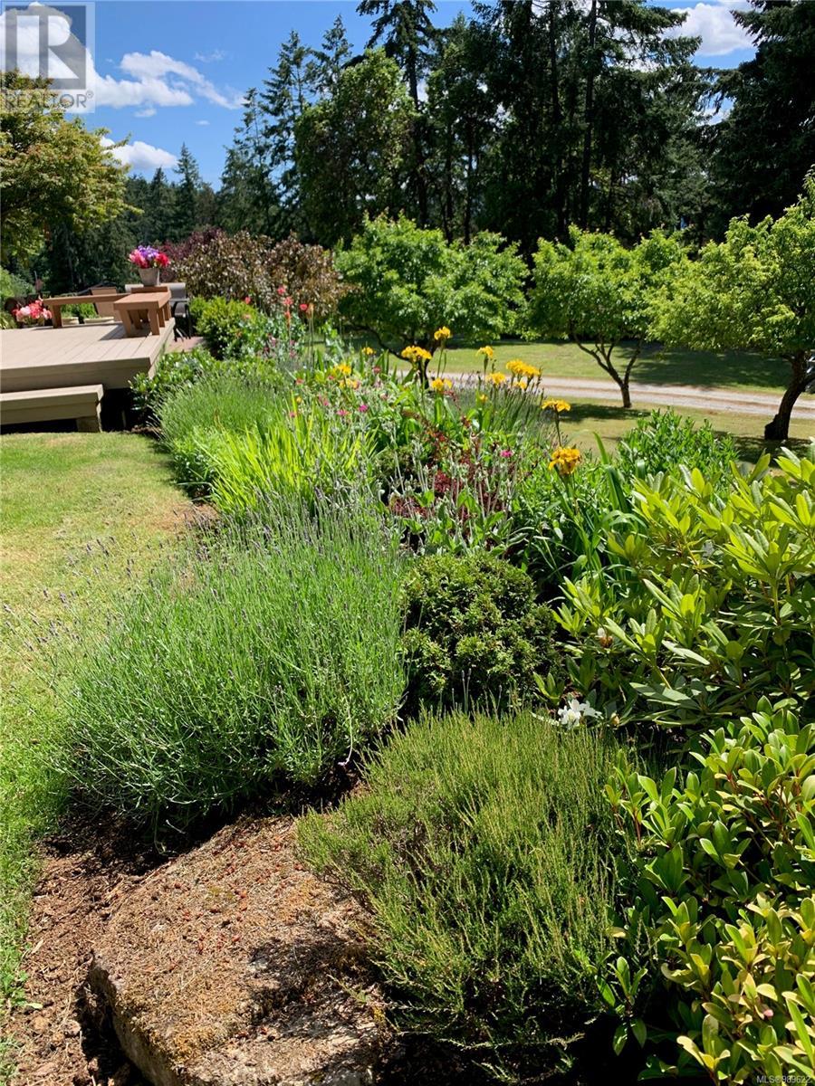  877 Sunset Drive, Salt Spring