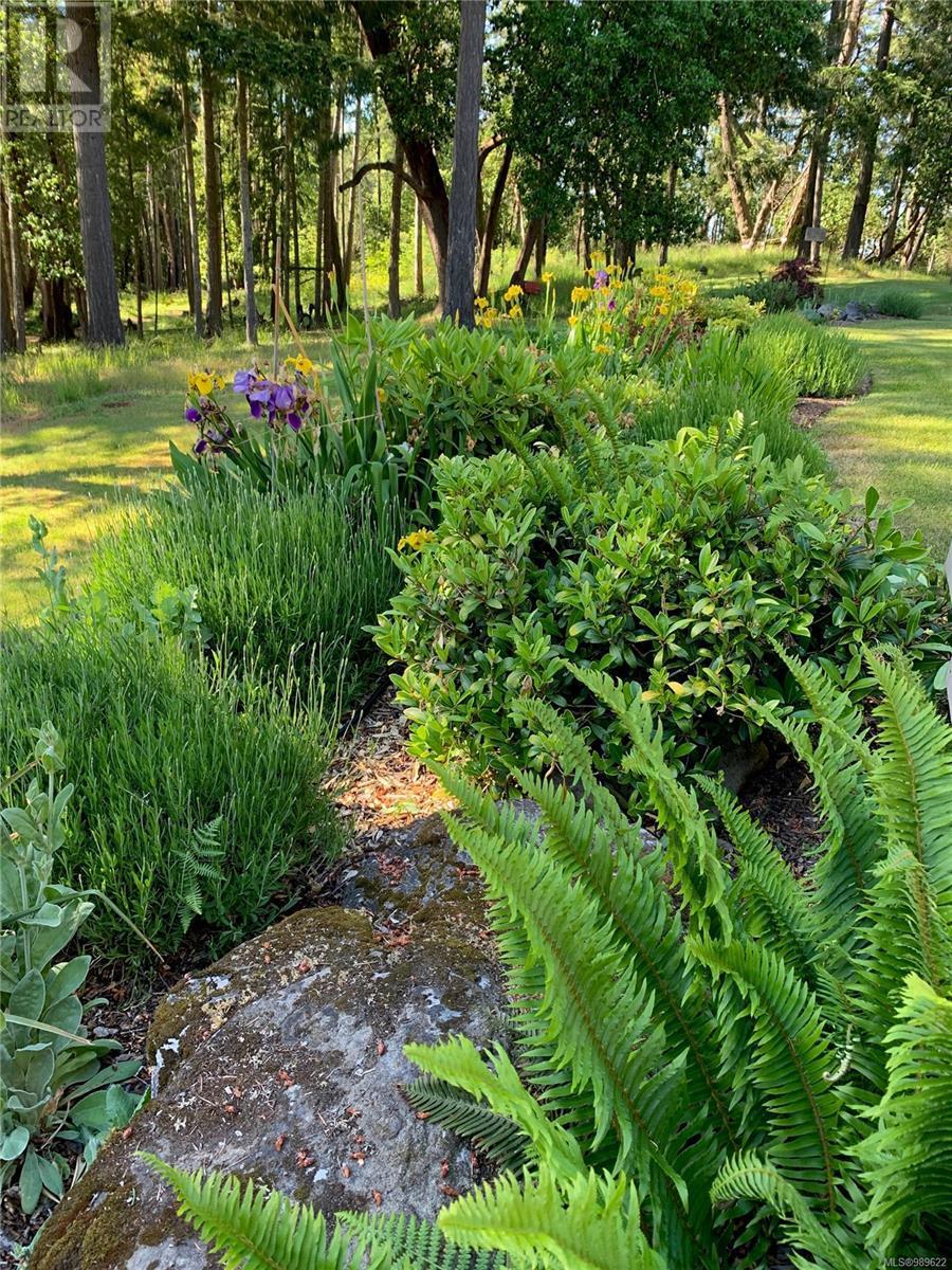  877 Sunset Drive, Salt Spring