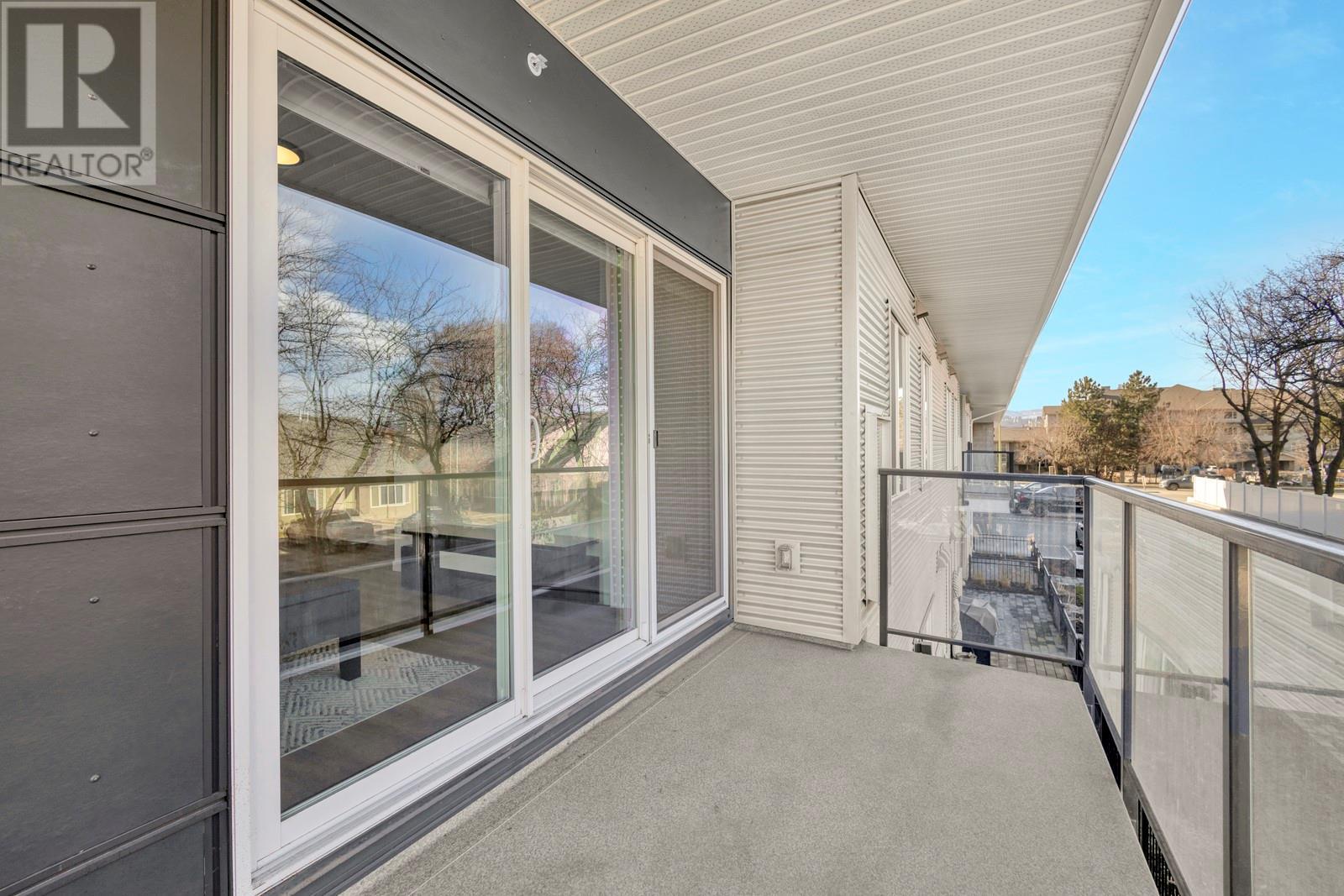 203 615 Rutland Road, Kelowna
