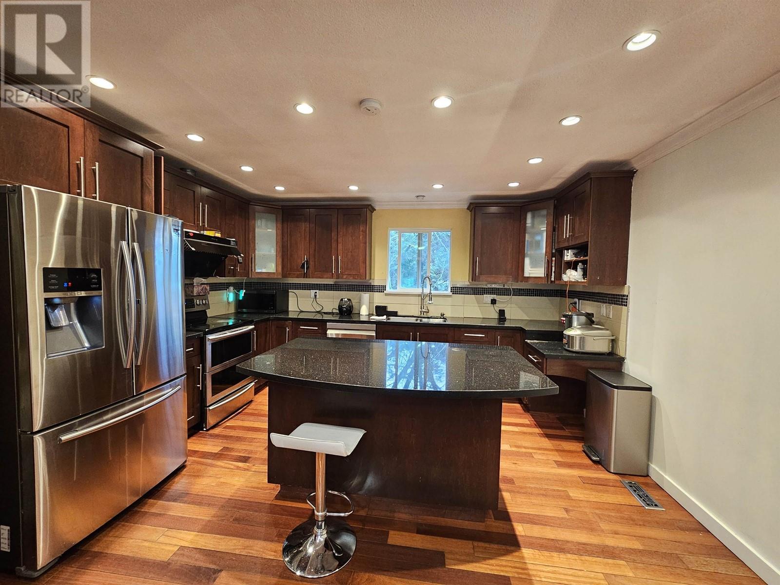 1208 ENTRANCE COURT, Coquitlam