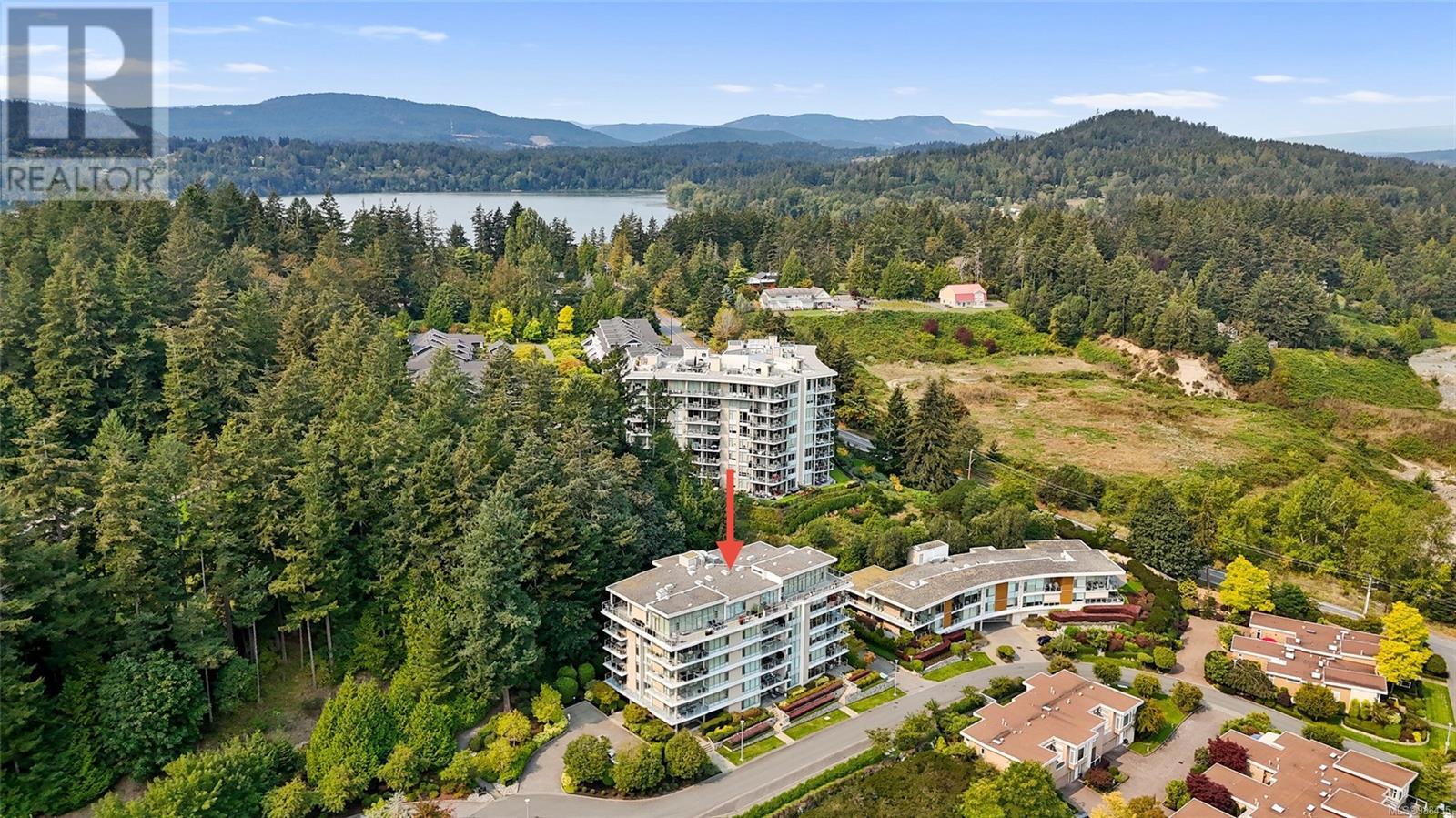 Photo 37 of 402 748 Sayward Hill Terr, Saanich BC