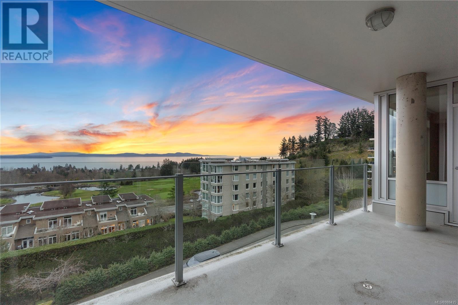 Photo 33 of 402 748 Sayward Hill Terr, Saanich BC