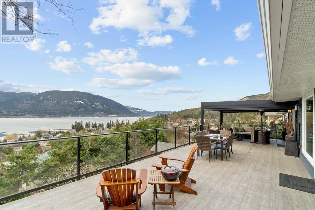  4541 16 Street Northeast, Salmon Arm