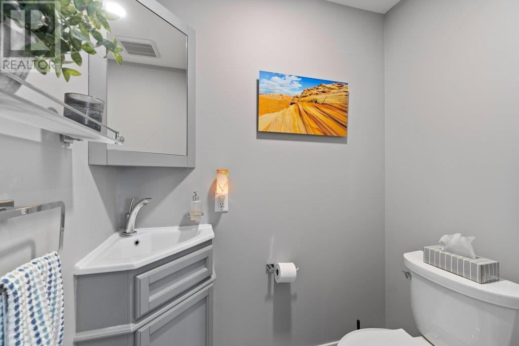  4541 16 Street Northeast, Salmon Arm