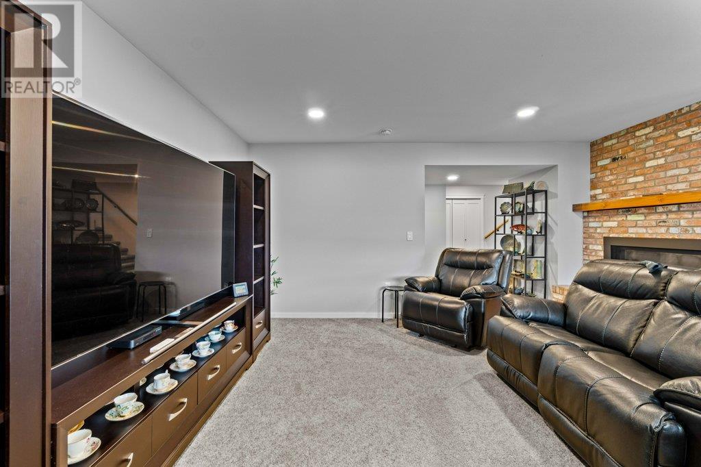  4541 16 Street Northeast, Salmon Arm