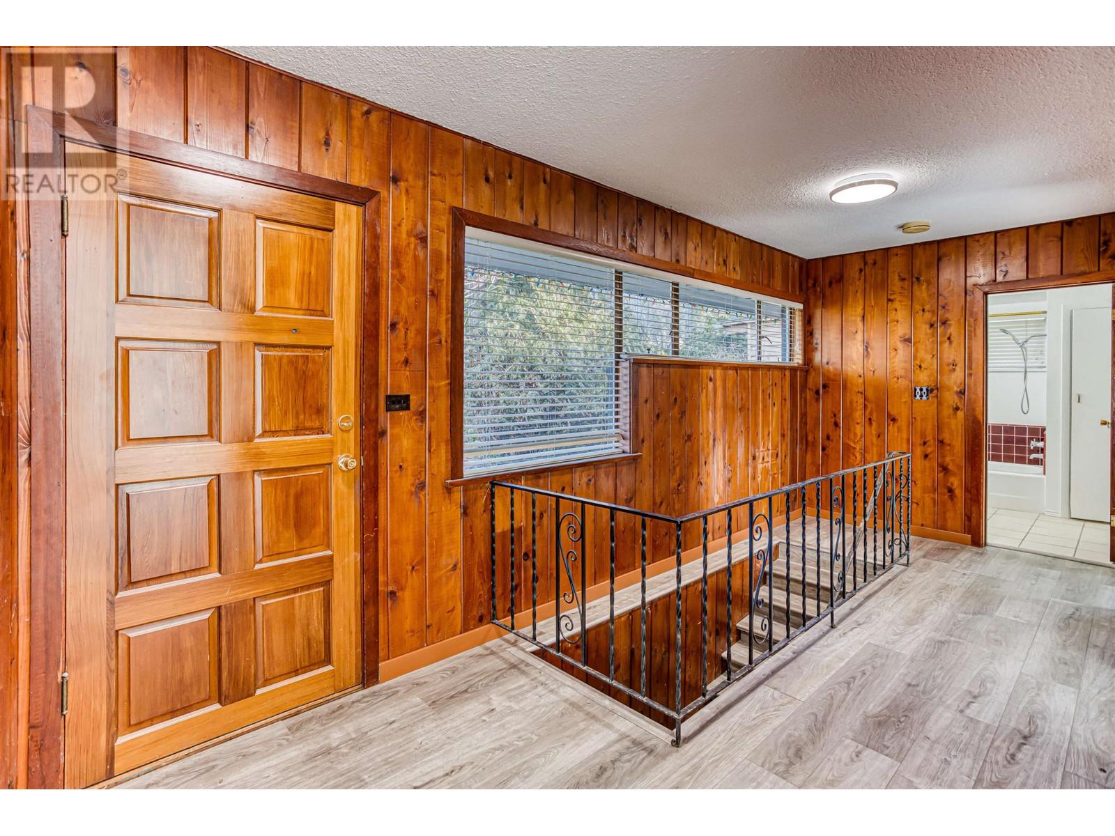 Photo 26 of 1025 Ridgewood Drive, North Vancouver BC