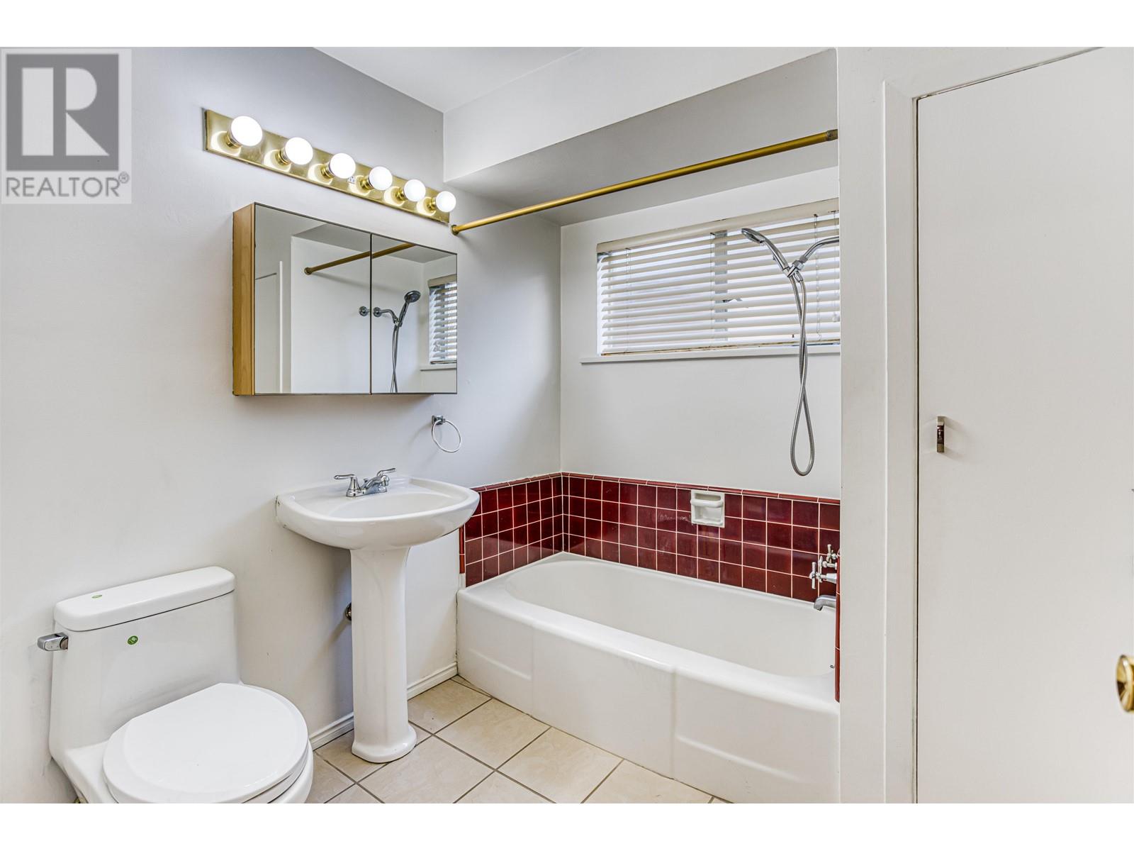 Photo 34 of 1025 Ridgewood Drive, North Vancouver BC