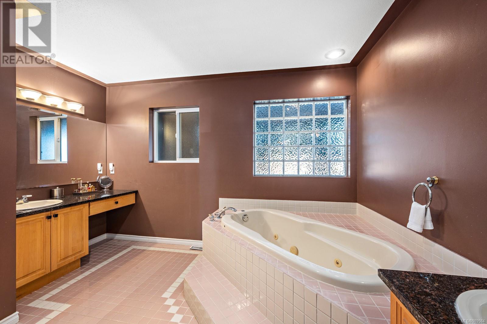 1697 Swan Cres, Courtenay real estate listing 989584