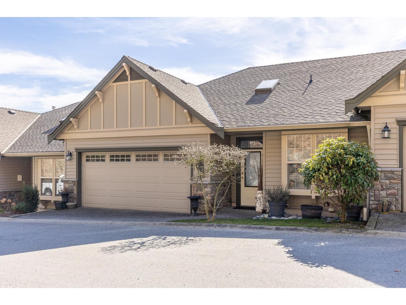 33 2842 WHATCOM ROAD, Abbotsford