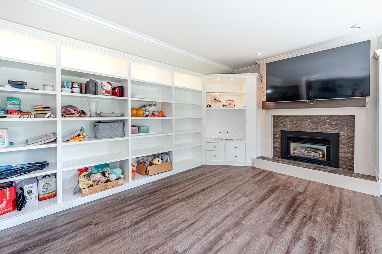 7037 WOODCREST PLACE, Delta real estate listing R2973349