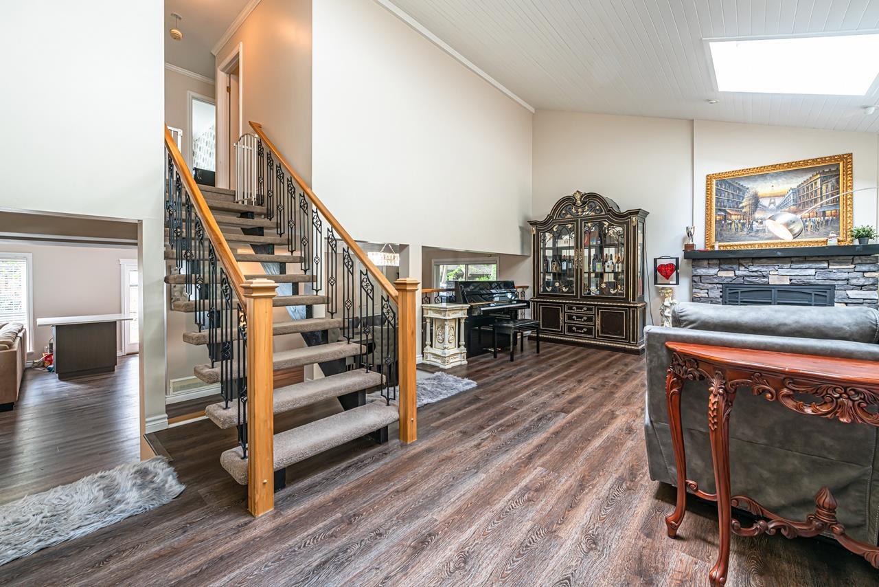 7037 WOODCREST PLACE, Delta real estate listing R2973349