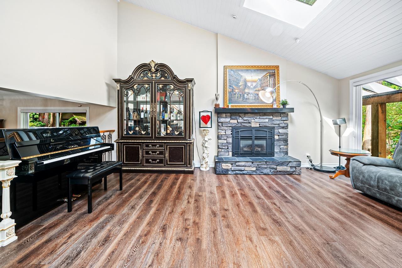 7037 WOODCREST PLACE, Delta real estate listing R2973349