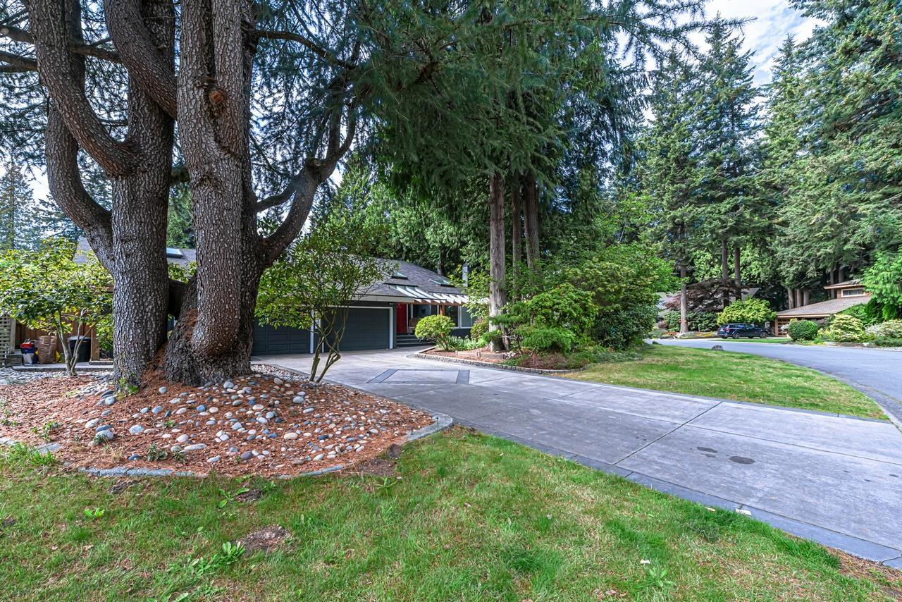 7037 WOODCREST PLACE, Delta real estate listing R2973349