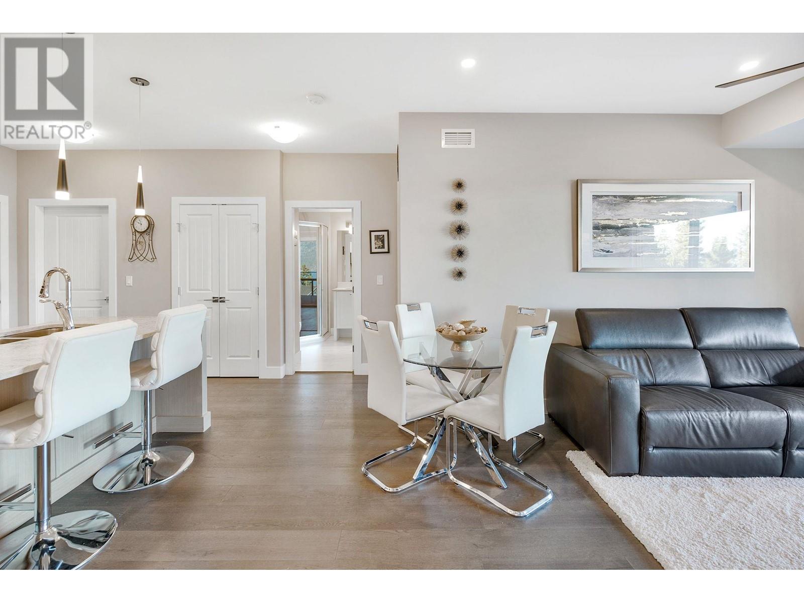 104 3475 Granite Close, Kelowna