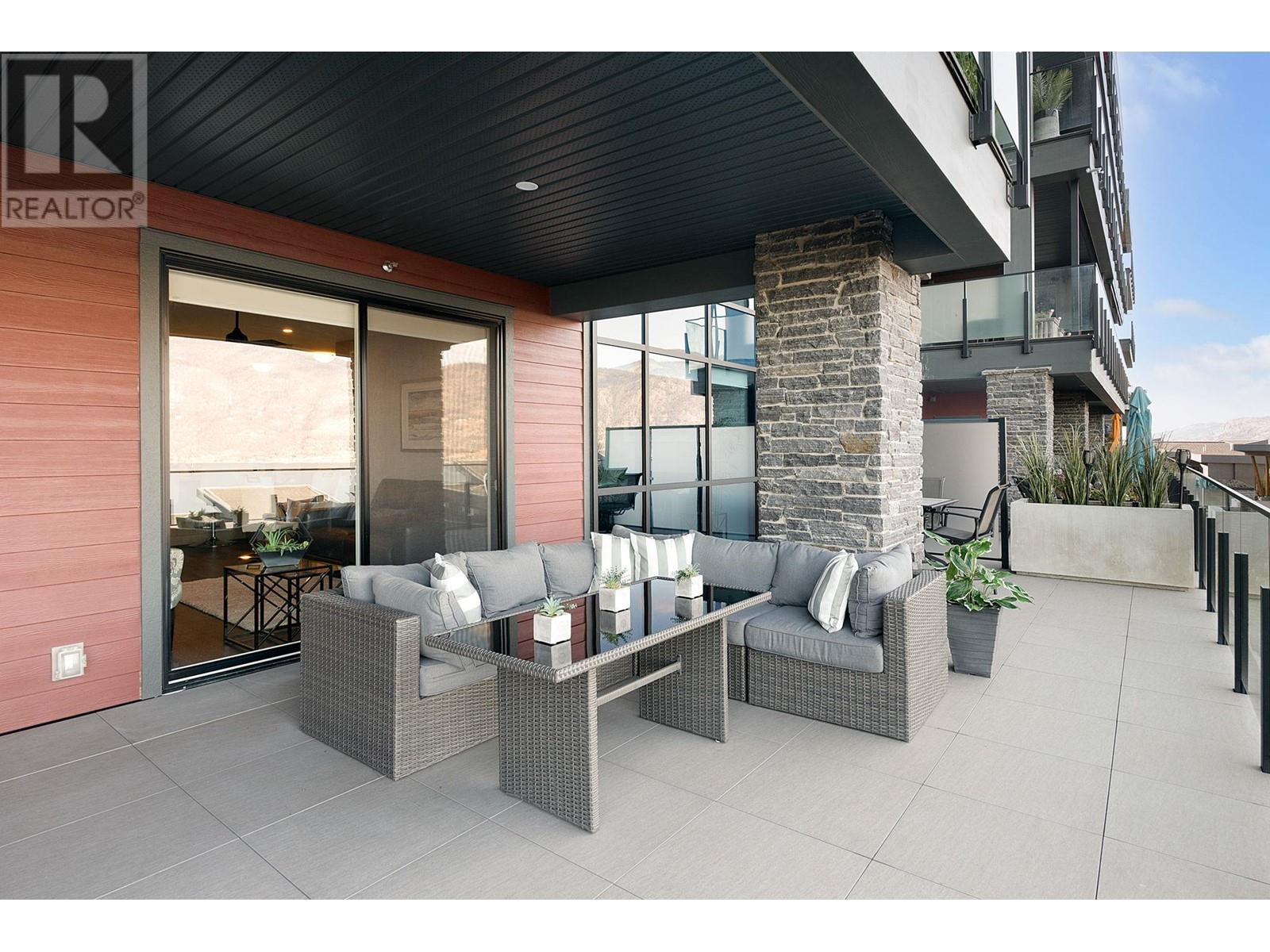 104 3475 Granite Close, Kelowna