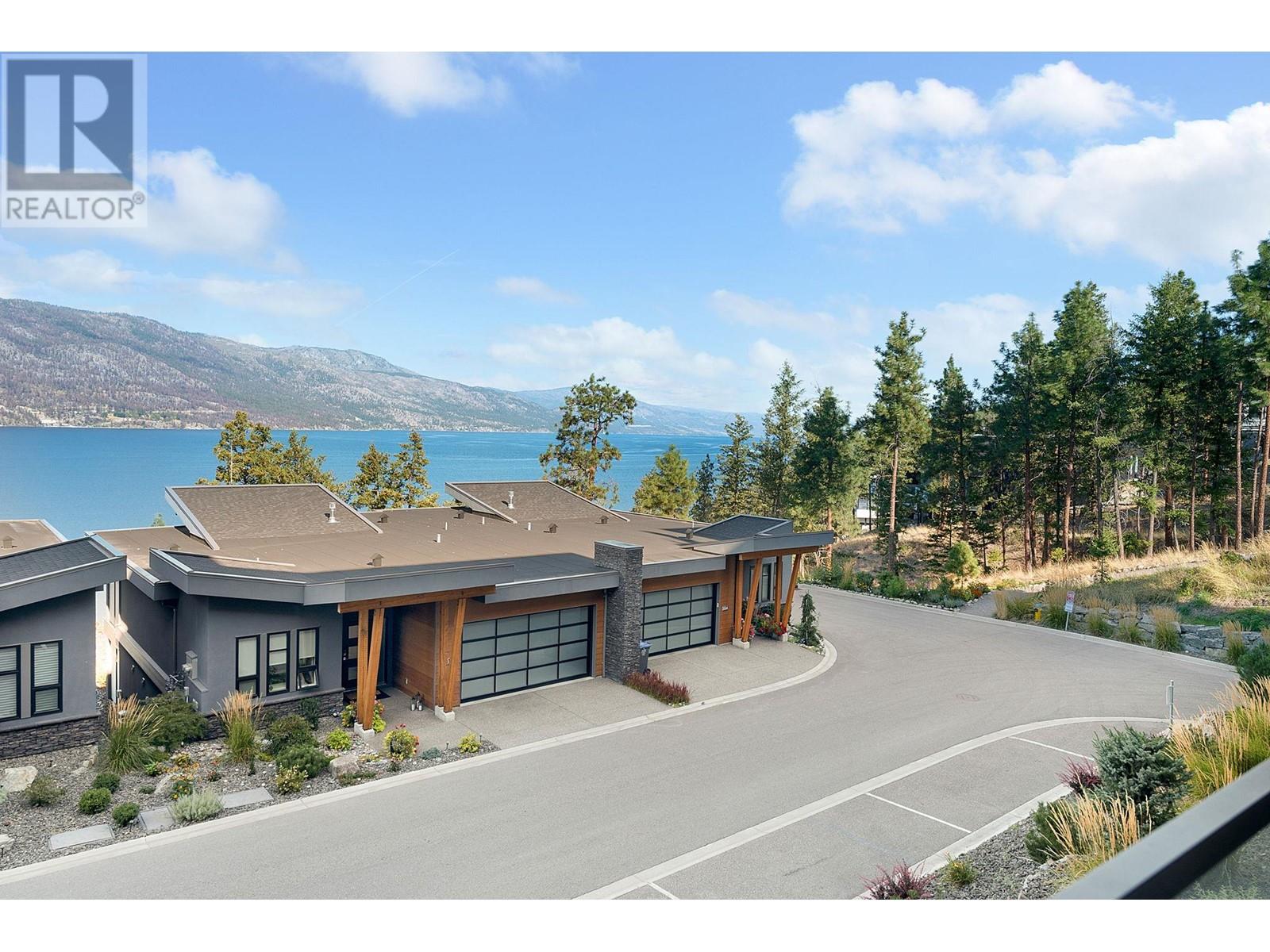104 3475 Granite Close, Kelowna