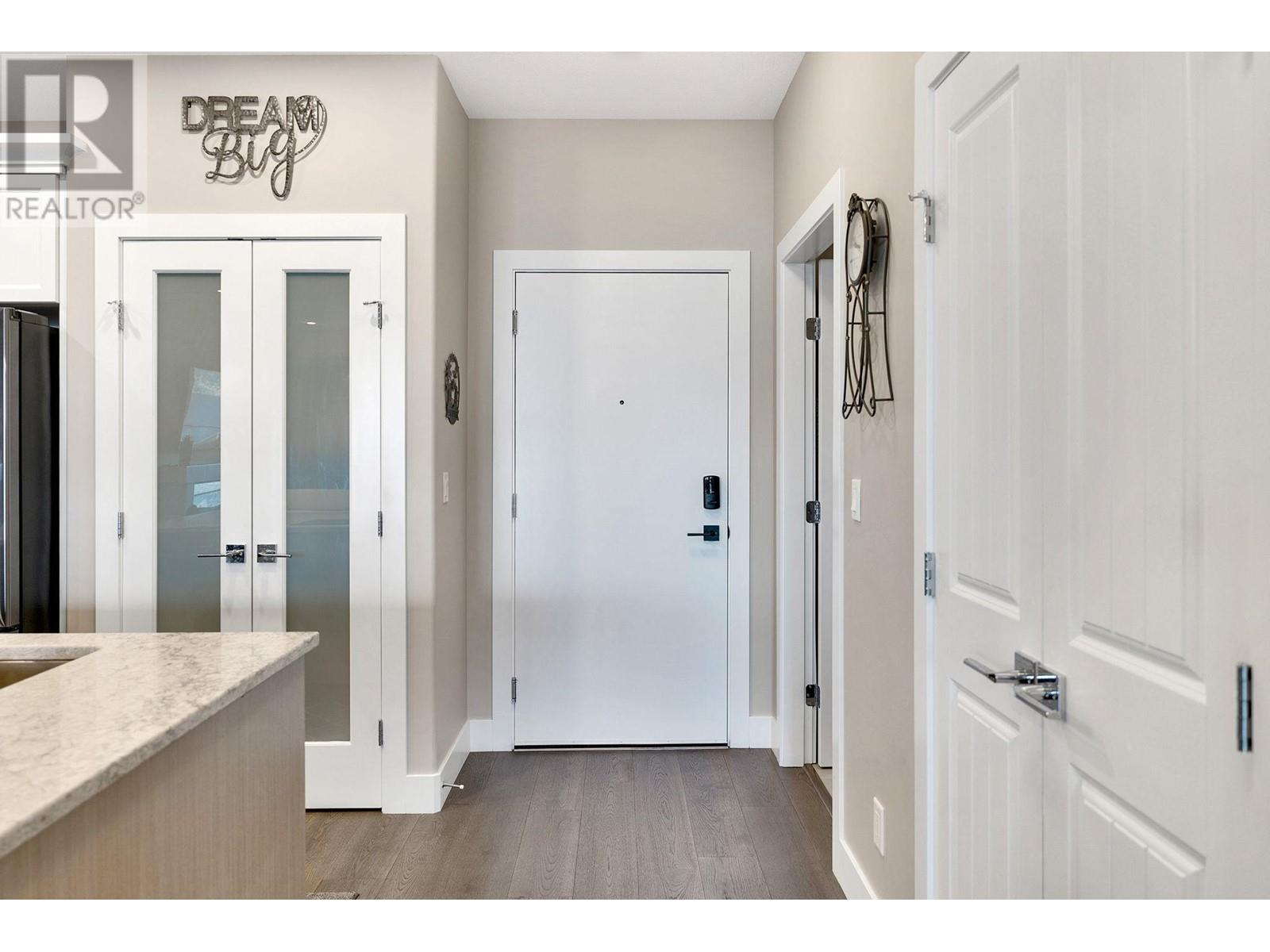 104 3475 Granite Close, Kelowna