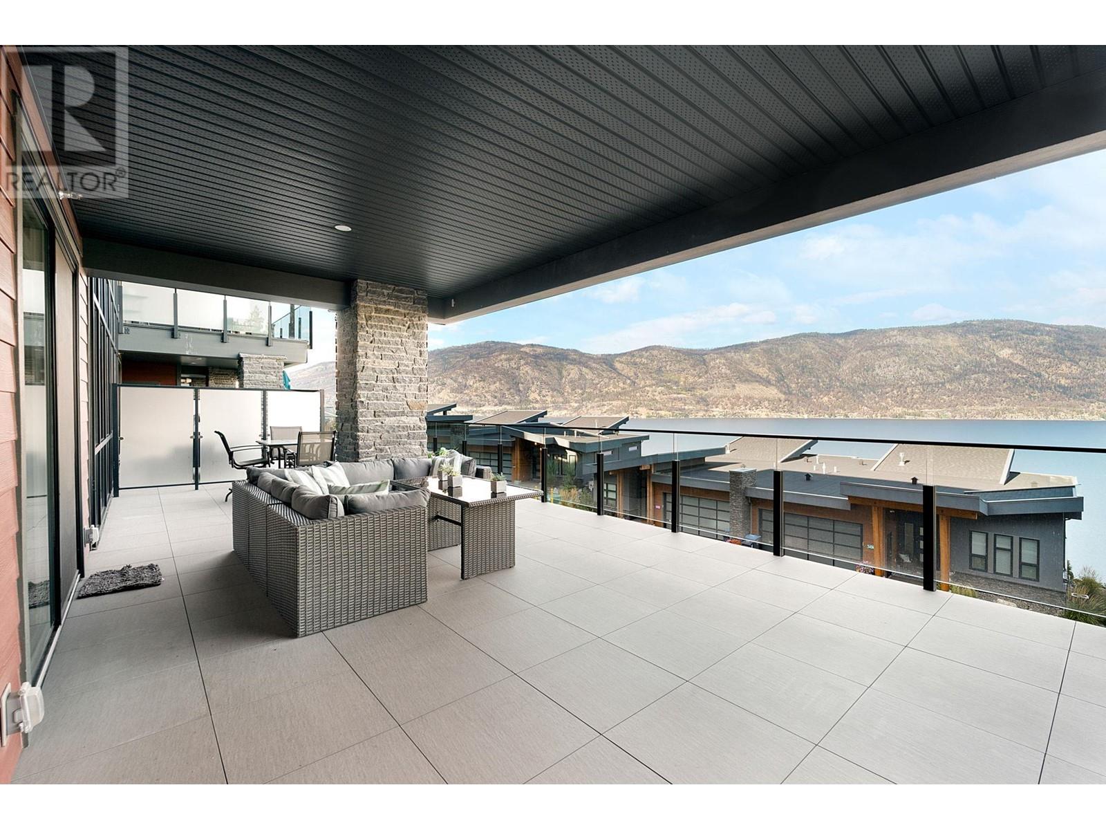 104 3475 Granite Close, Kelowna