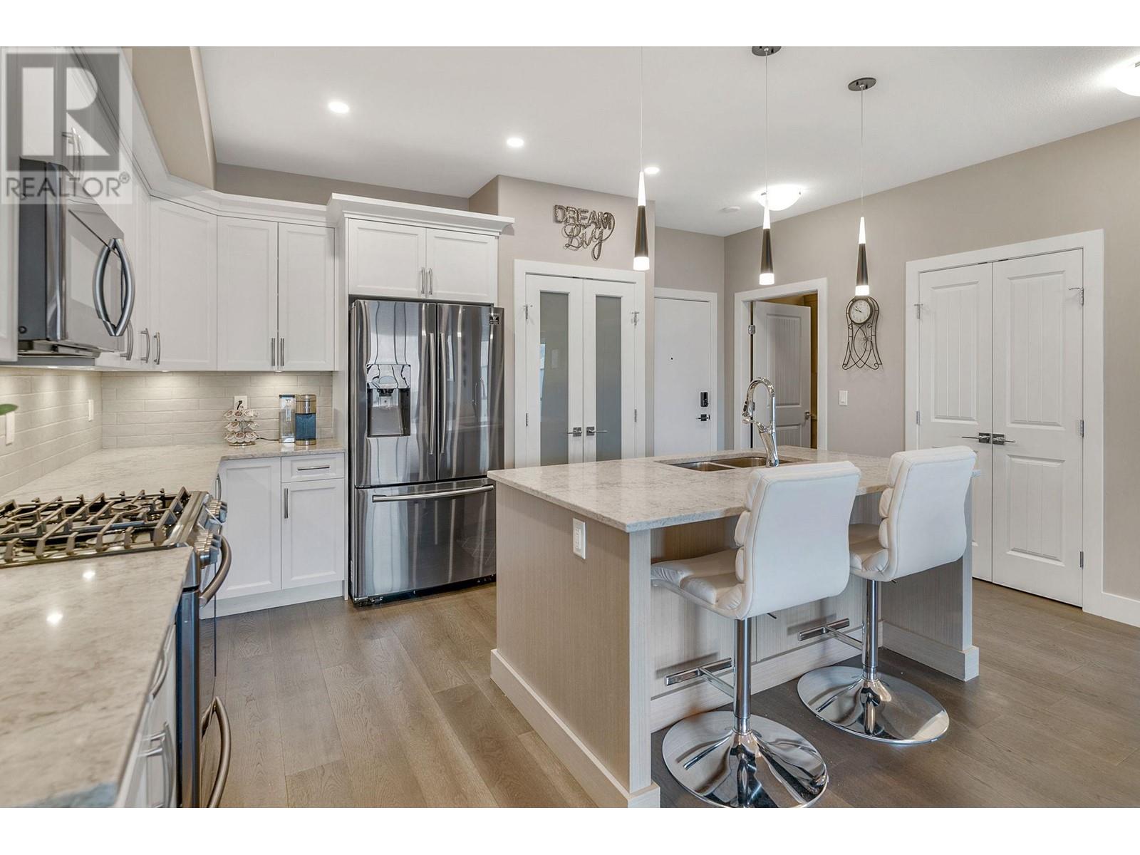 104 3475 Granite Close, Kelowna