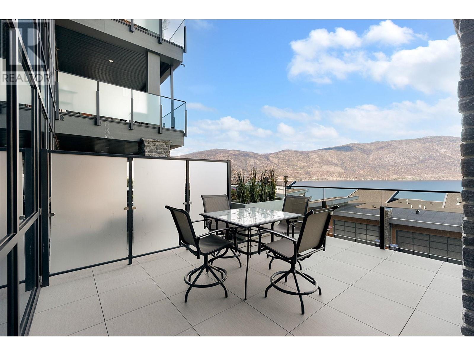 104 3475 Granite Close, Kelowna