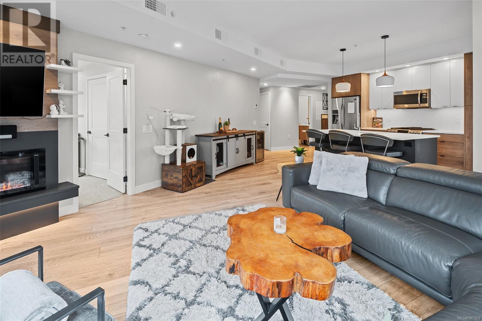 202 950 Whirlaway Cres, Langford real estate listing 987503