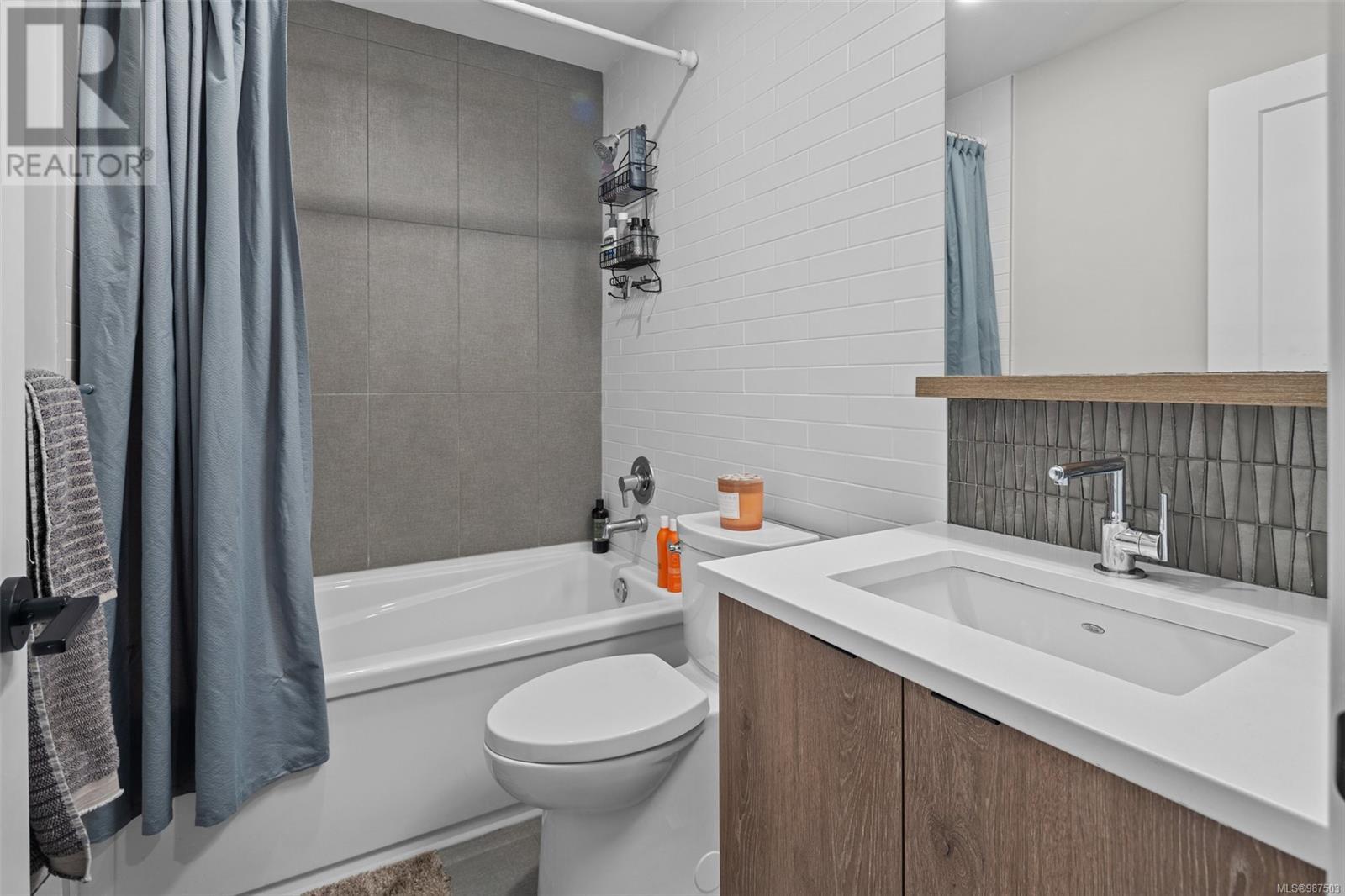 202 950 Whirlaway Cres, Langford real estate listing 987503