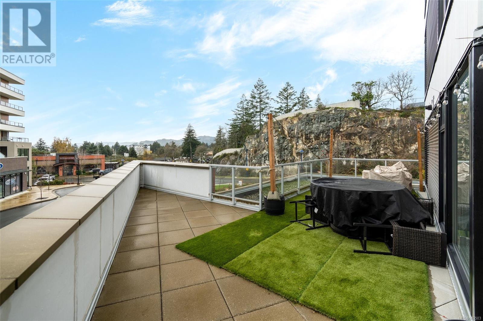 202 950 Whirlaway Cres, Langford real estate listing 987503