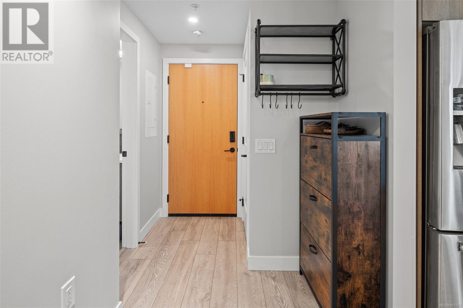 202 950 Whirlaway Cres, Langford real estate listing 987503