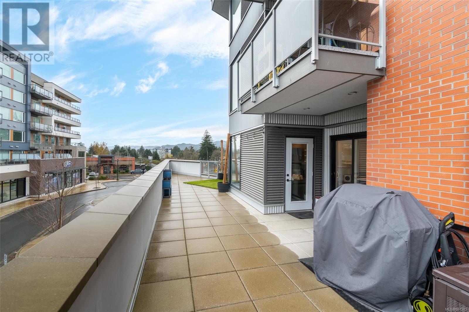 202 950 Whirlaway Cres, Langford real estate listing 987503