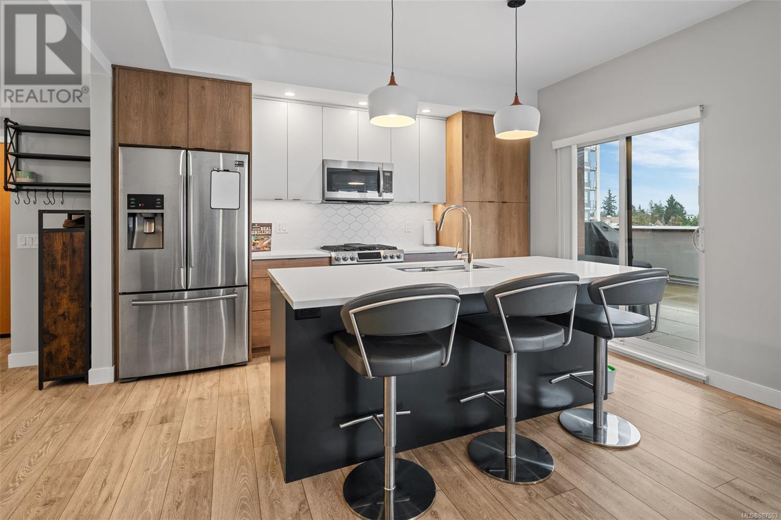 202 950 Whirlaway Cres, Langford real estate listing 987503