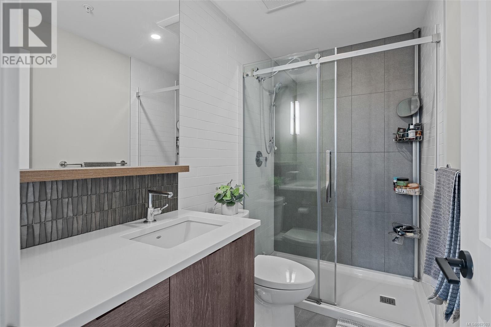 202 950 Whirlaway Cres, Langford real estate listing 987503