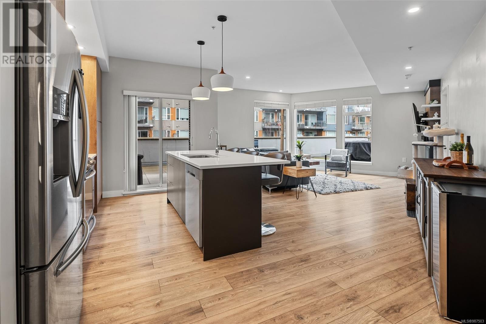 202 950 Whirlaway Cres, Langford real estate listing 987503