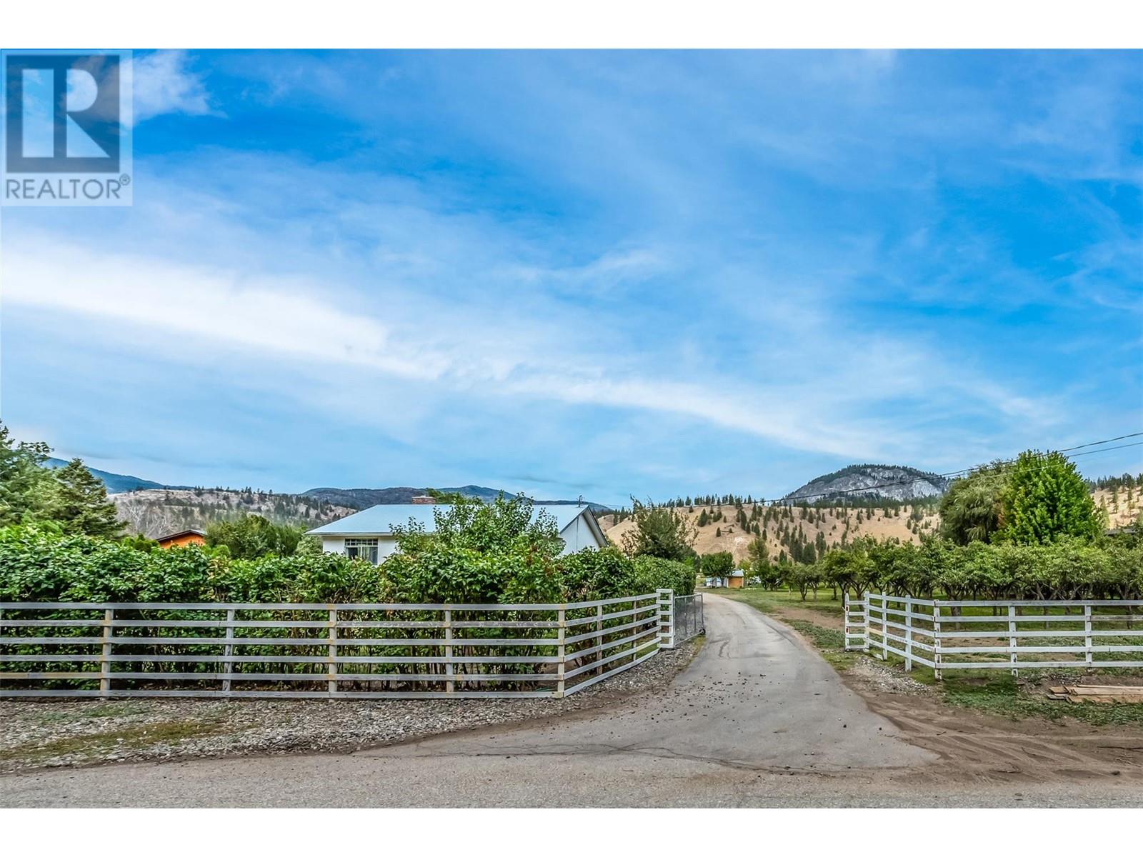 8046 RIVER Road, Oliver