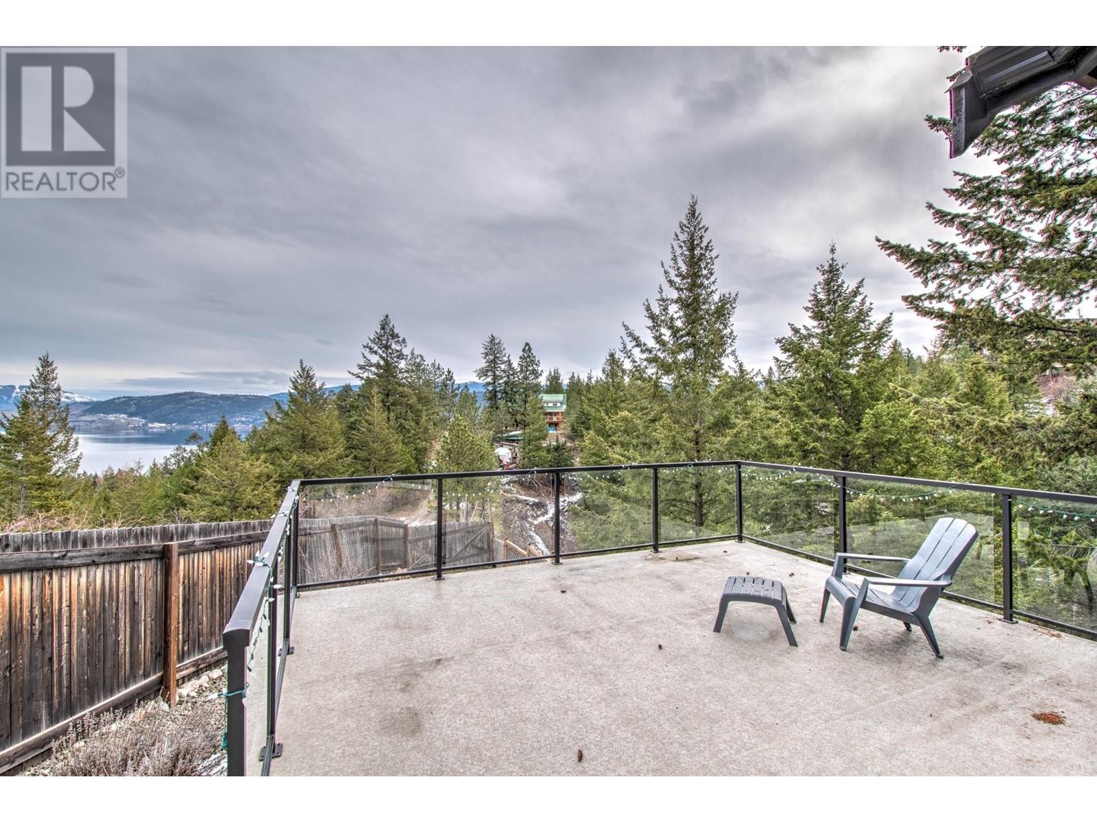  354 Lakewood Road, Vernon