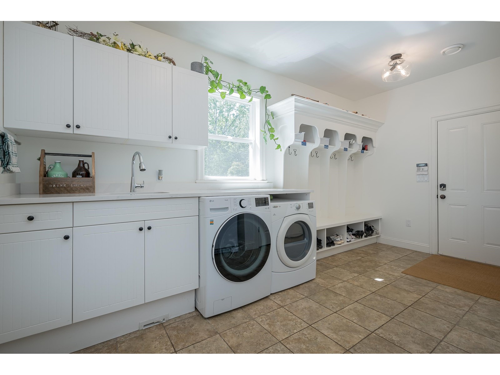 9375 222 STREET, Langley