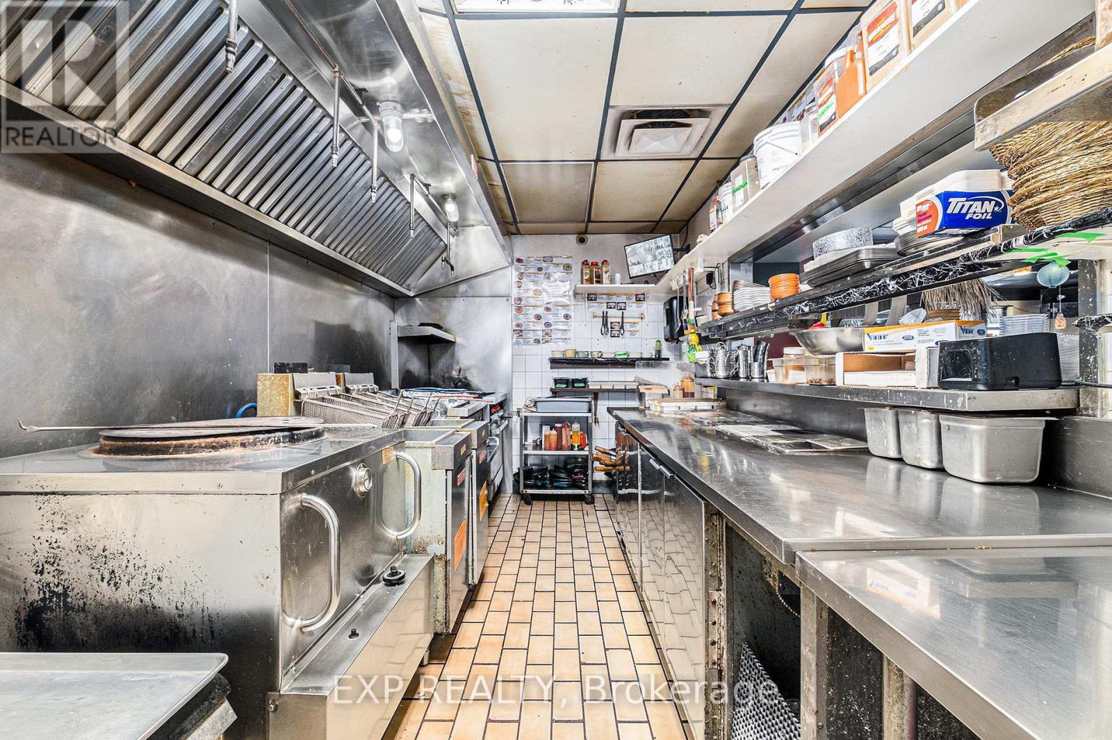 Photo 16 of 1 704 Fourteenth Street W, Cornwall ON