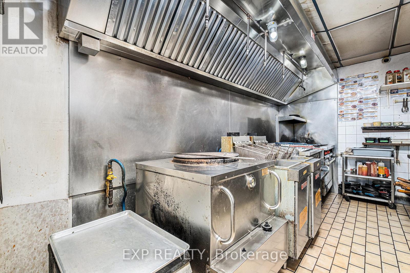 Photo 25 of 1 704 Fourteenth Street W, Cornwall ON