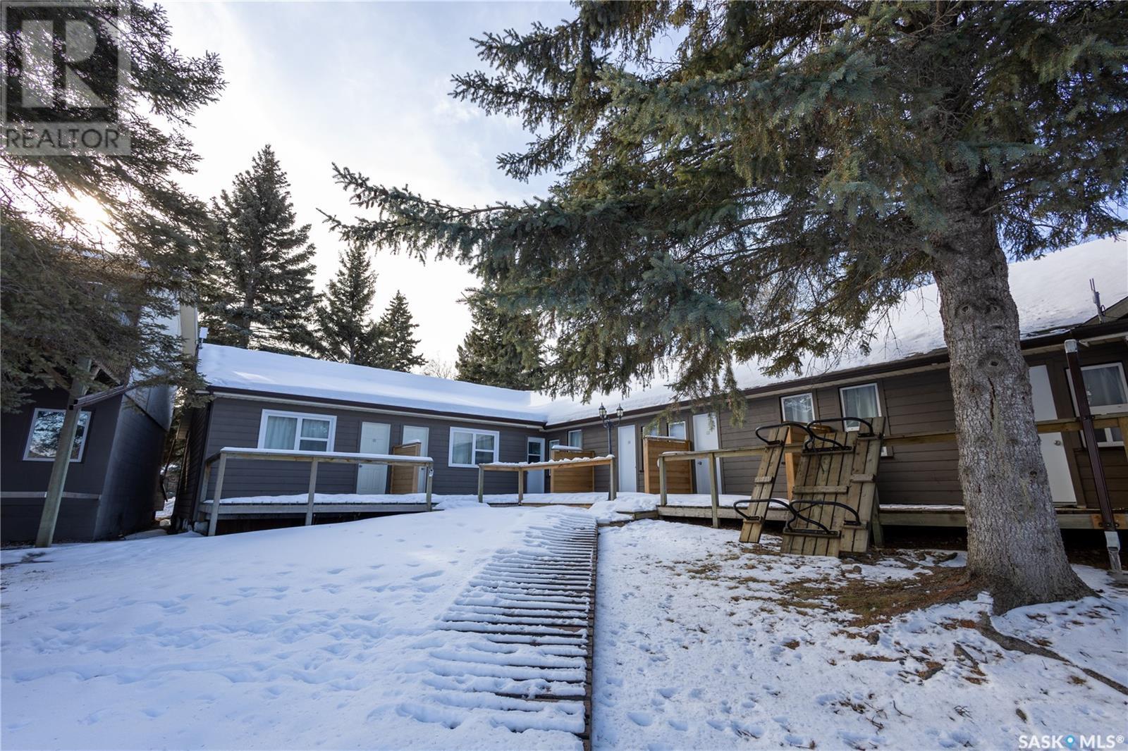 Photo 13 of 801 Lakeview Drive, Prince Albert National Park SK