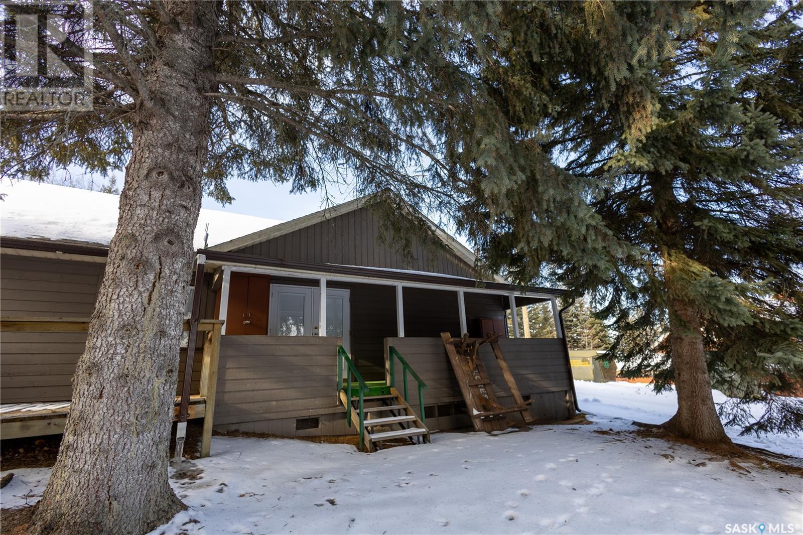 Photo 14 of 801 Lakeview Drive, Prince Albert National Park SK