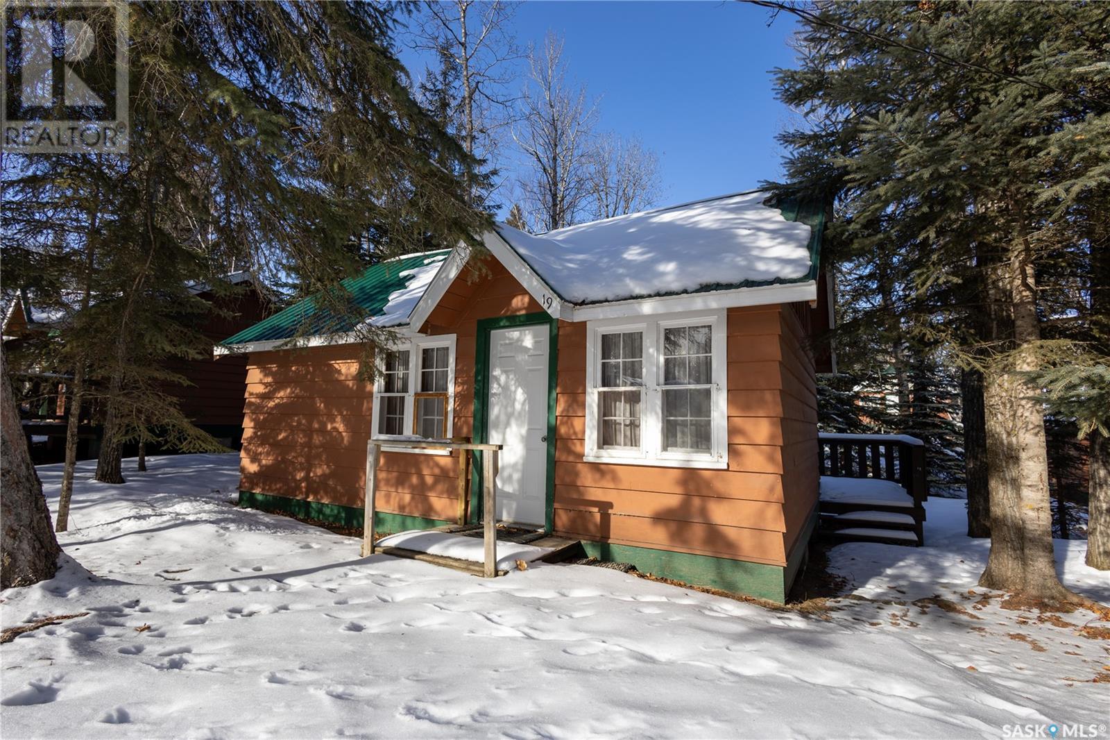 Photo 16 of 801 Lakeview Drive, Prince Albert National Park SK