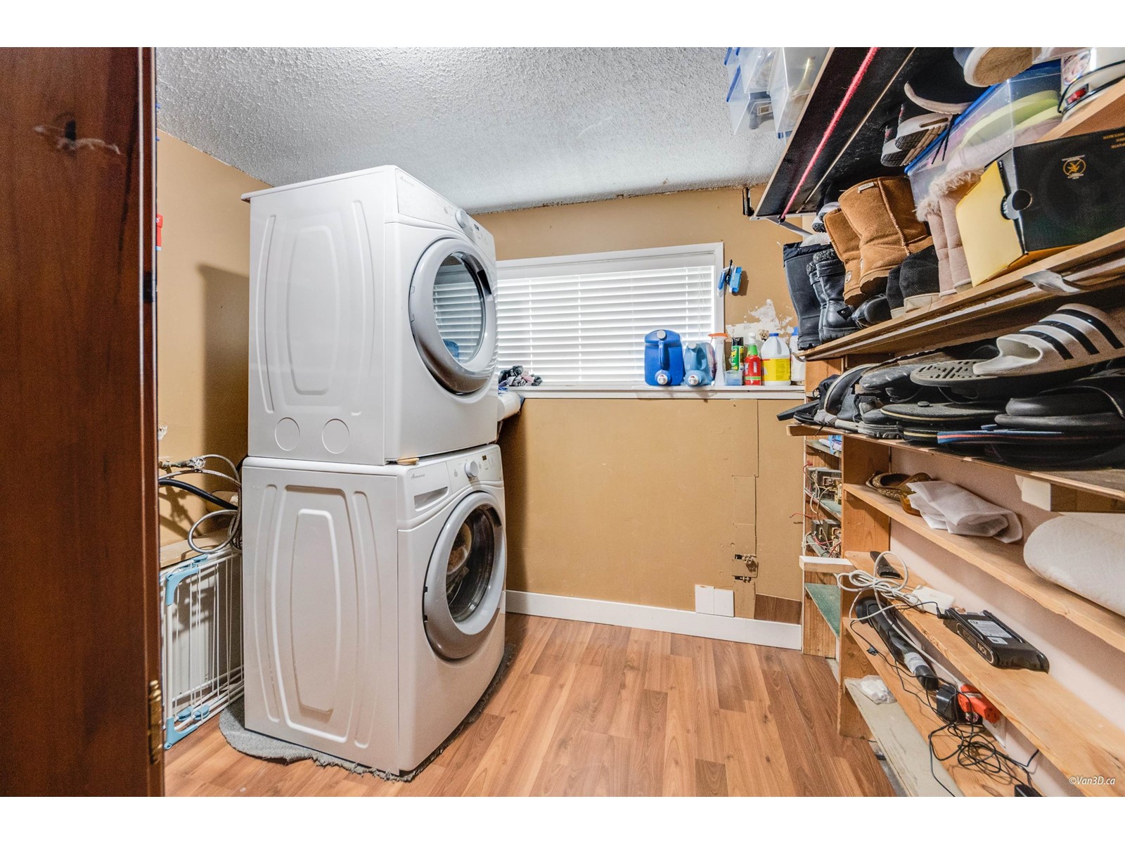 Photo 11 of 13553 84 Avenue, Surrey BC
