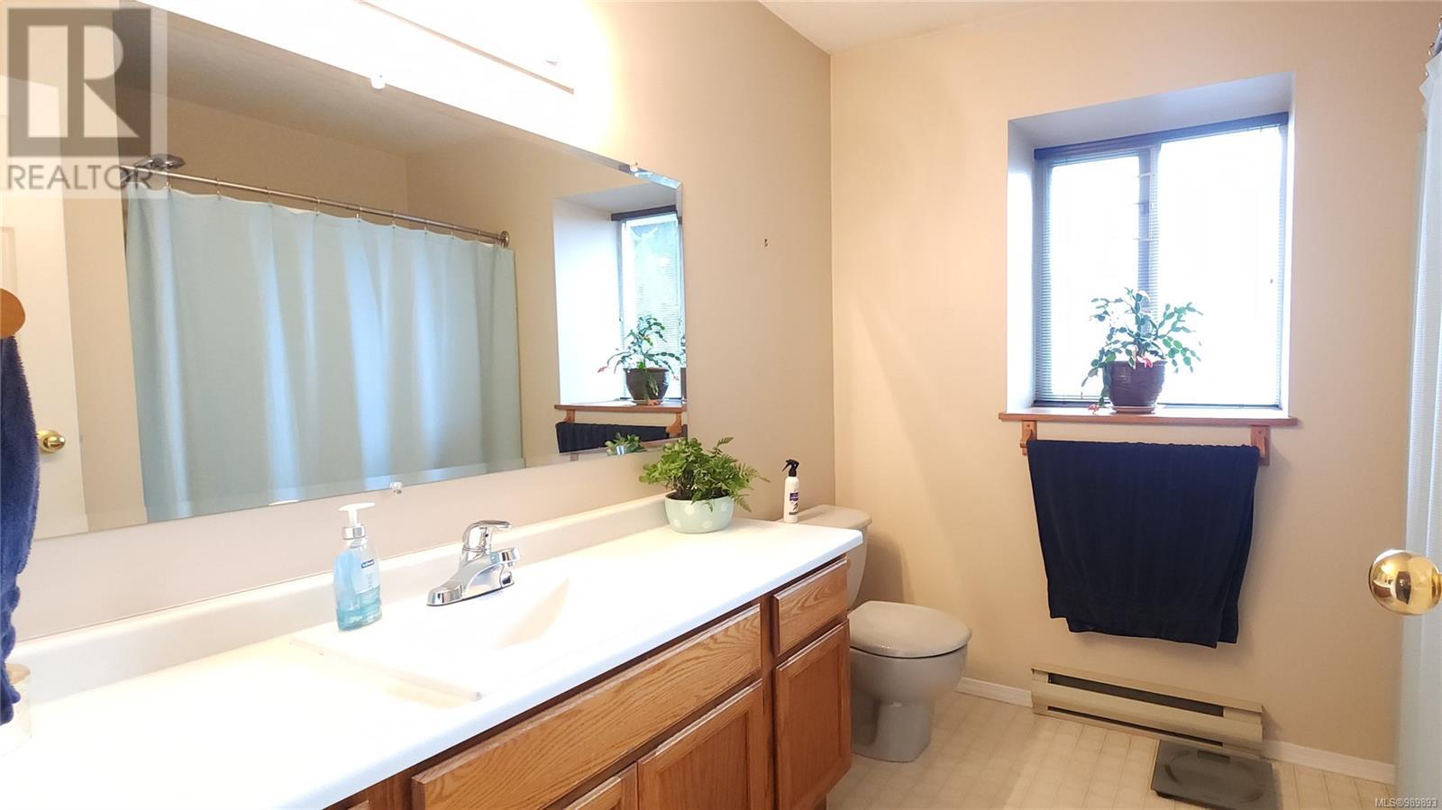 1227 Gazelle Rd, Campbell River real estate listing 989893