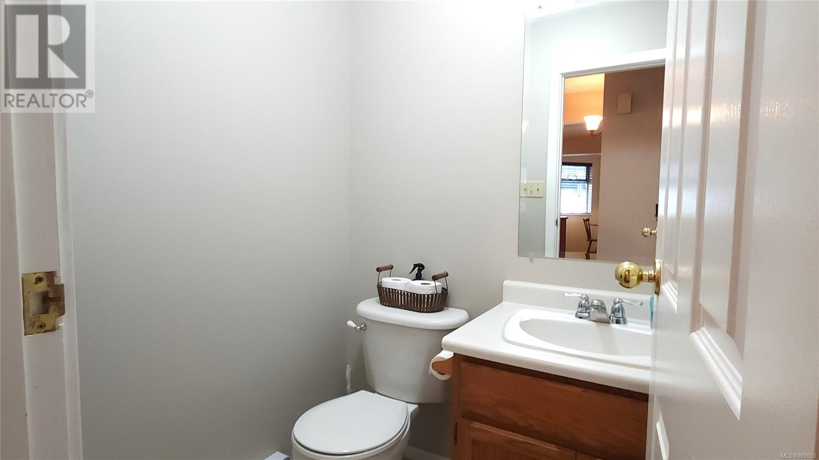 1227 Gazelle Rd, Campbell River real estate listing 989893
