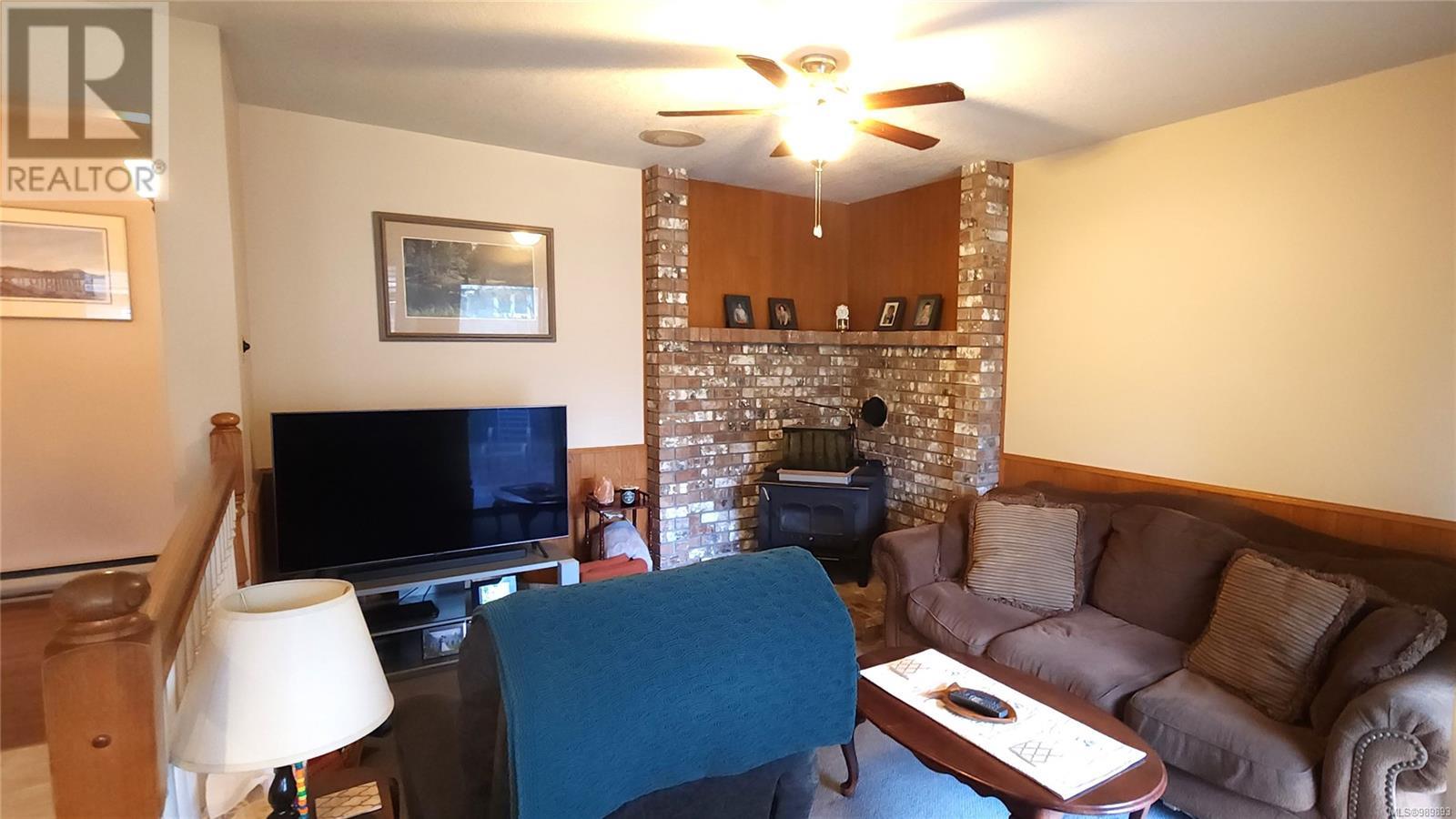 1227 Gazelle Rd, Campbell River real estate listing 989893